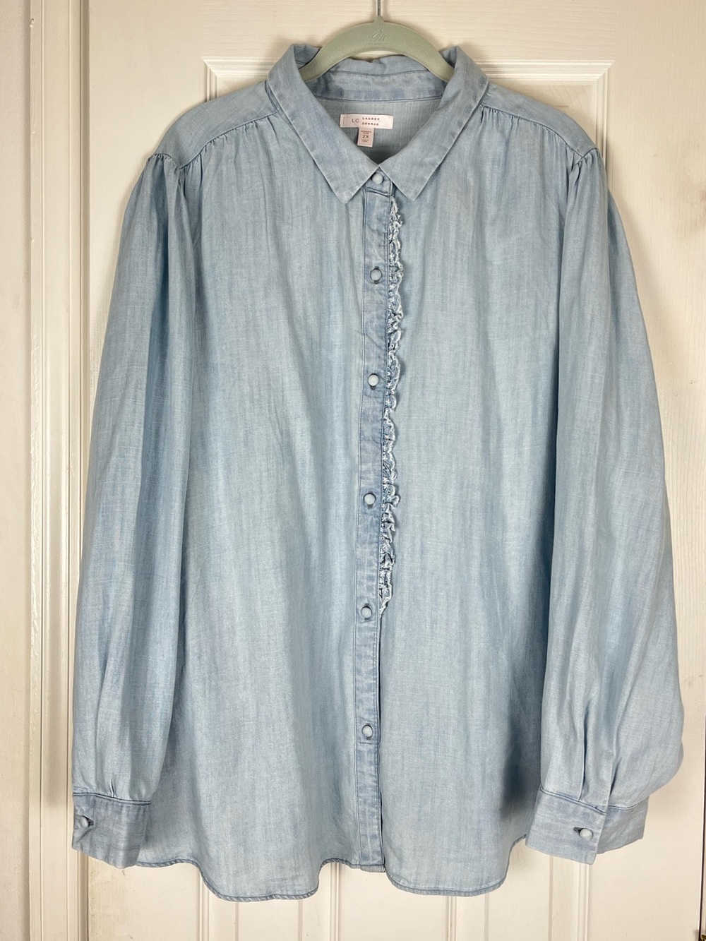 LC Lauren Conrad Chambray Flowy Button Up Blouse Shirt Ruffle Lace Trim 2X Plus